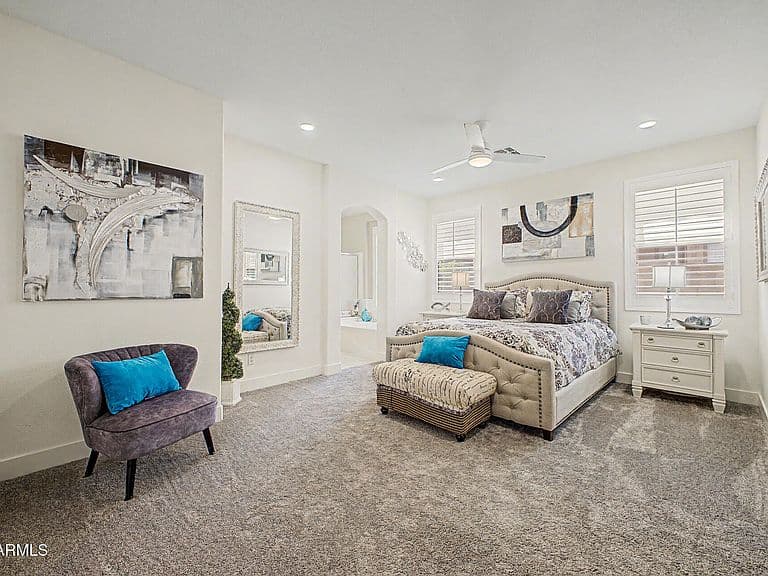 1117 E Temple Court photo 4