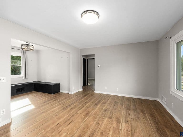 808 S Jessica Ave photo 5