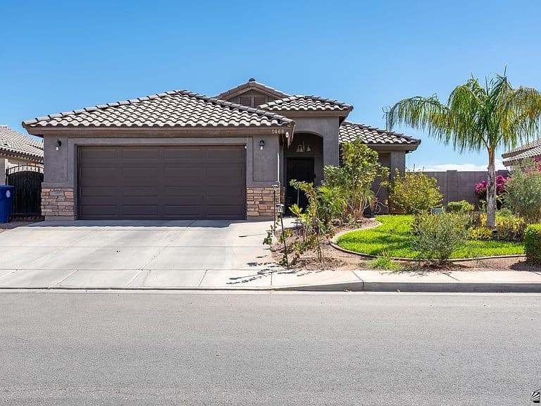 1468 S Cholla Ave photo 2