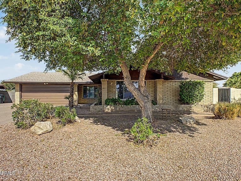 1530 W PAMPA Avenue photo 1