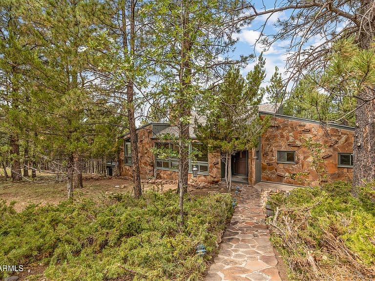 1801 N FOX HILL Road photo 2