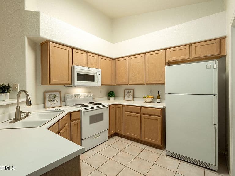 10344 W BURNETT Road photo 5