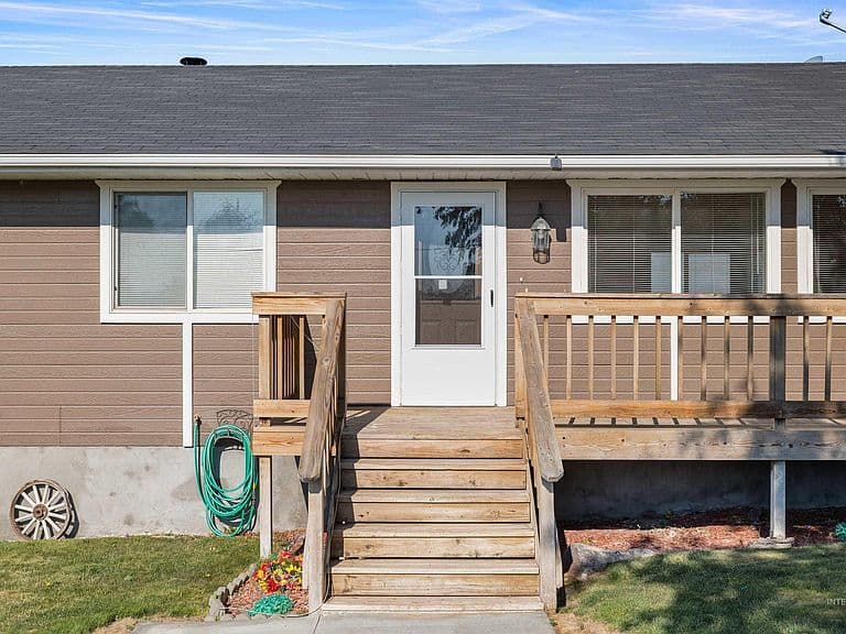 4277 N 1400 E photo 2