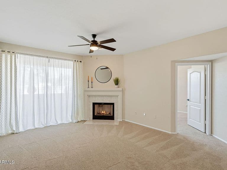 1747 E NORTHERN Avenue #102 photo 4