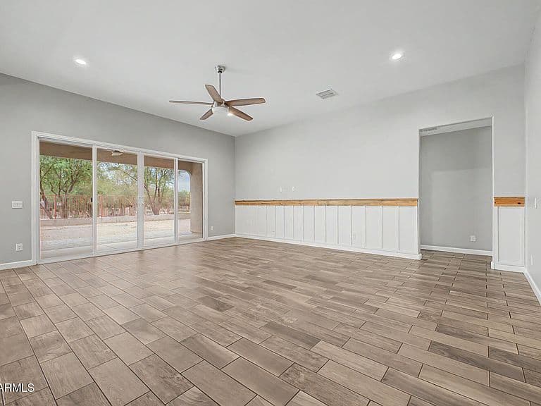 38085 W NINA Street photo 5