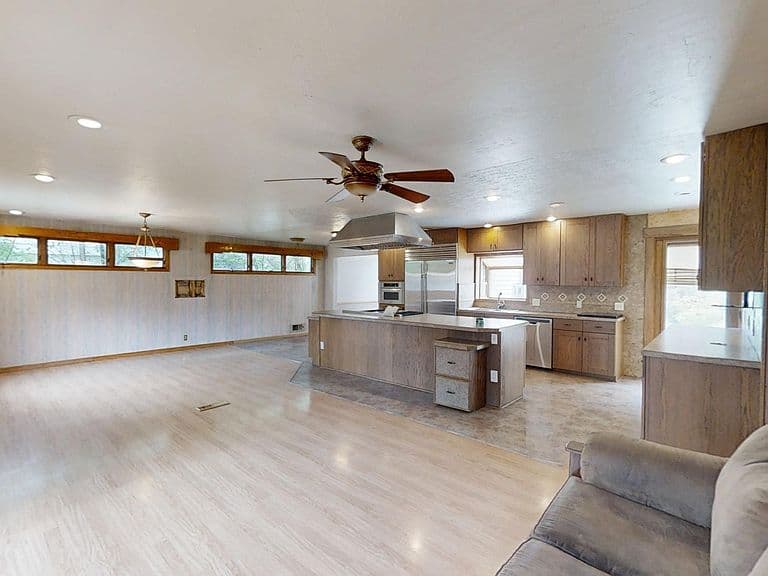 621 Pineview Pl photo 2