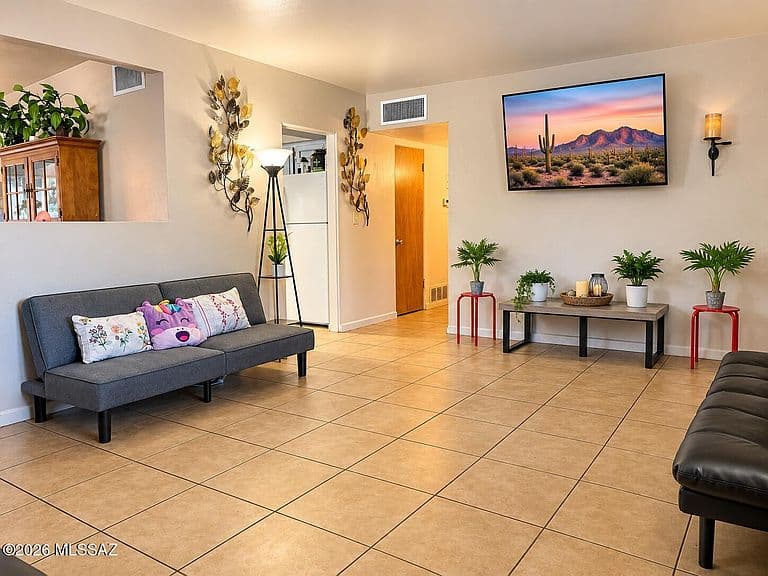 2108 S Avenida Planeta photo 4