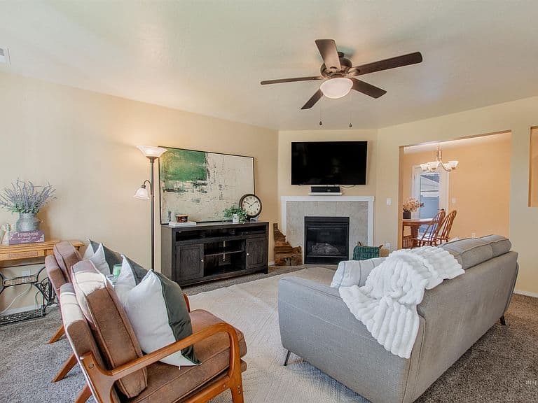 4253 S Overhill Way photo 3