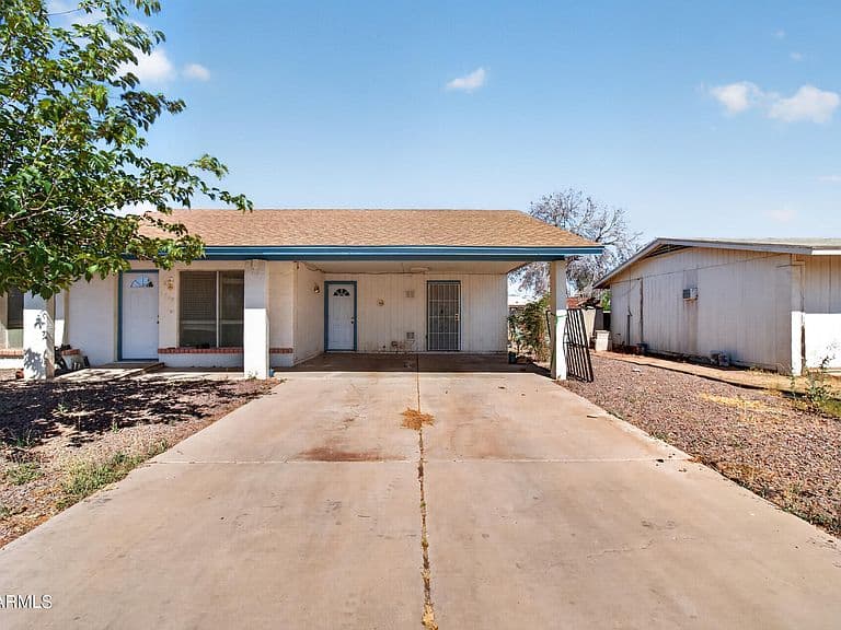 1008 N MENZE Street photo 2