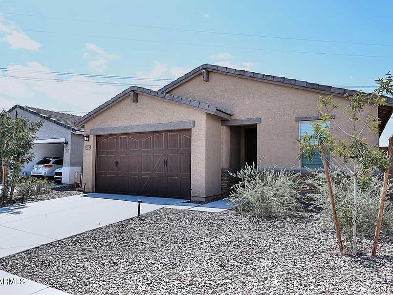 9038 S 69TH Drive photo 2