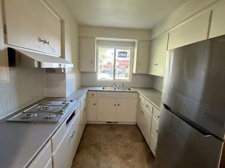 1298 9th St photo 4