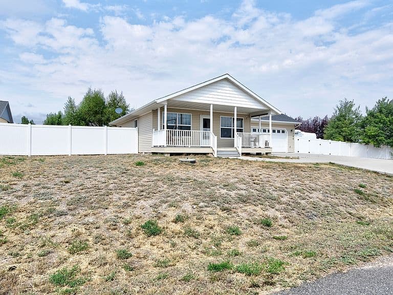 766 Pintail Rd photo 2