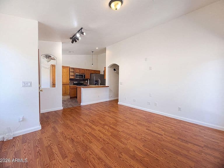 1321 W MATTHEWS Drive photo 3