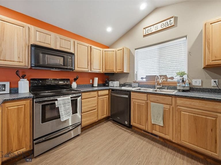 1283 N River Rock Dr photo 5