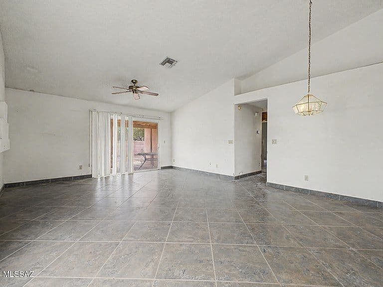 3711 W Pony Trl photo 5