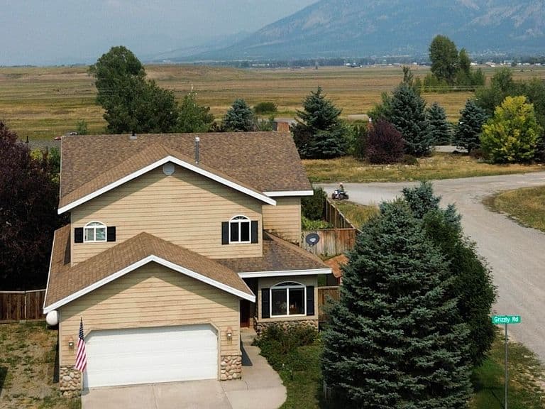 417 Grizzly Rd photo 1