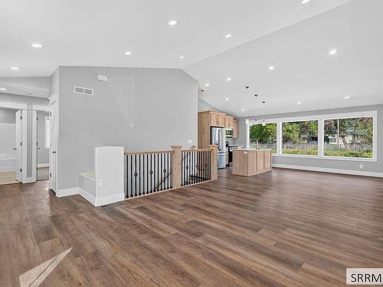 397 Wind River Dr photo 3