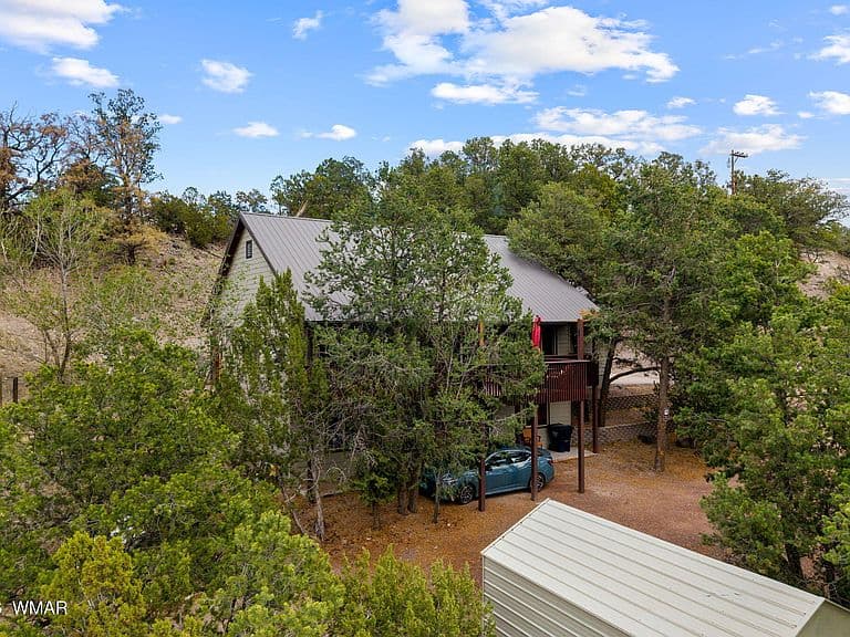 349 Crest Dr photo 4