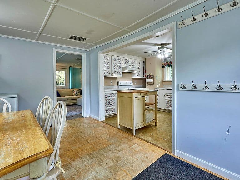 128 Burgess Road photo 4