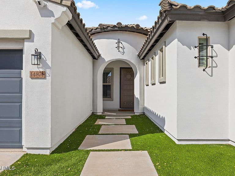14874 W LUNA Circle photo 4