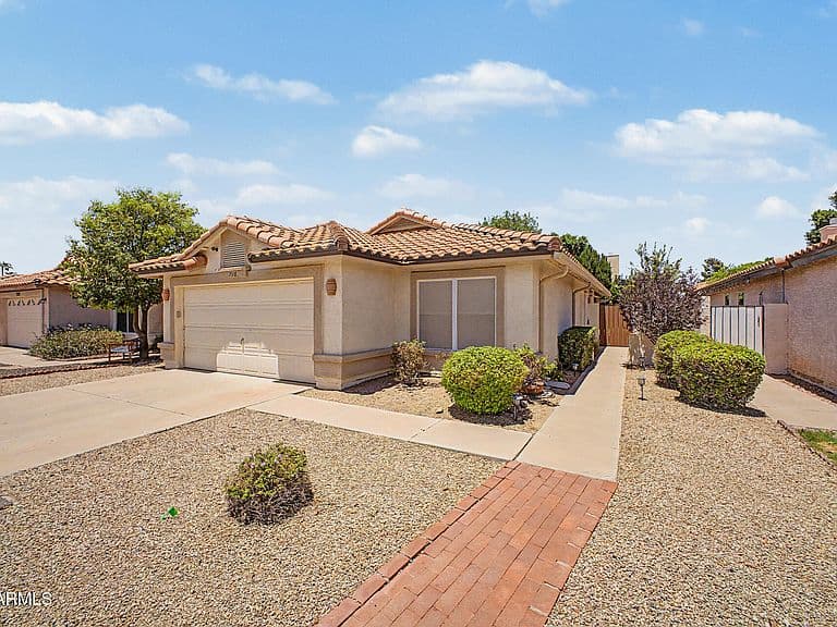 7518 W KERRY Lane photo 3