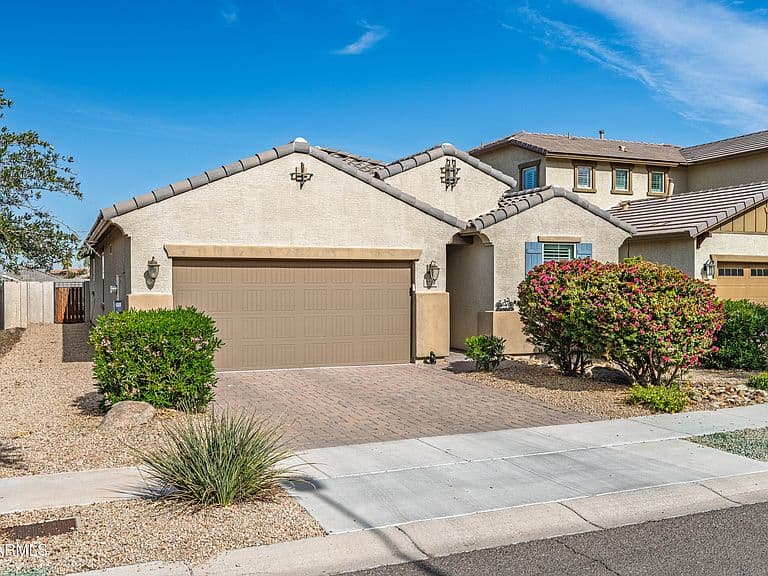 3710 E BRANHAM Lane photo 2