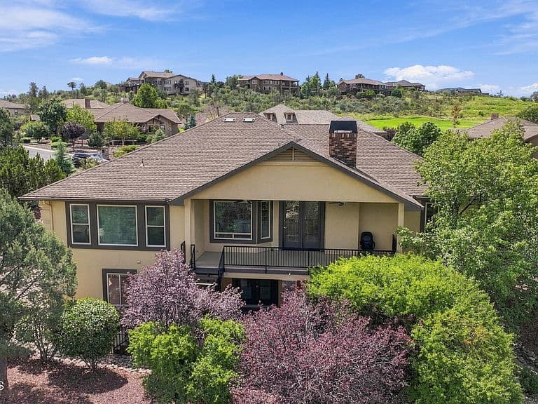 899 Northridge Dr photo 3