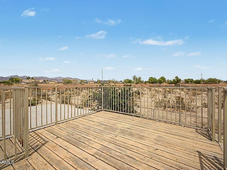 22202 W HILTON Avenue photo 2