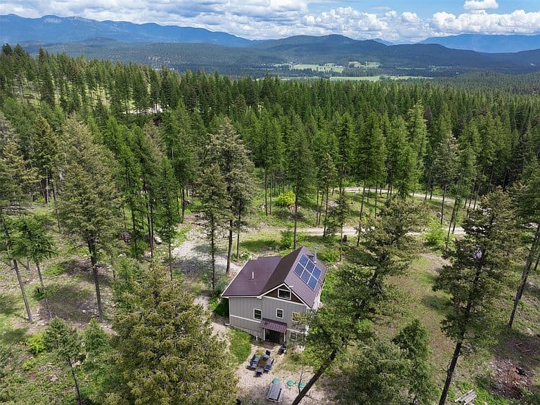 254 Chinook Lake Rd photo 2