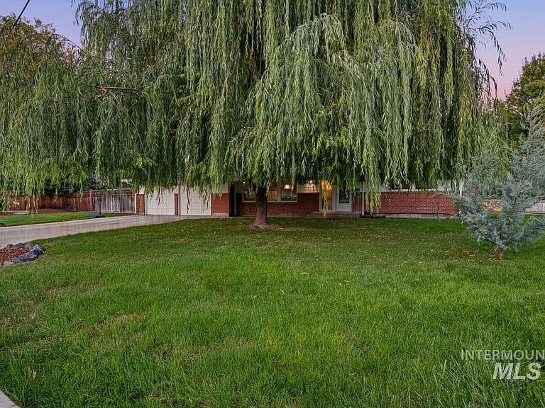 312 N Owyhee St photo 2