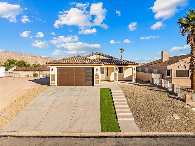 811 Palo Verde Dr photo 3
