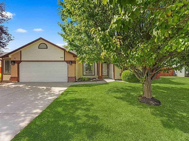 4123 E Park Ridge Dr photo 2