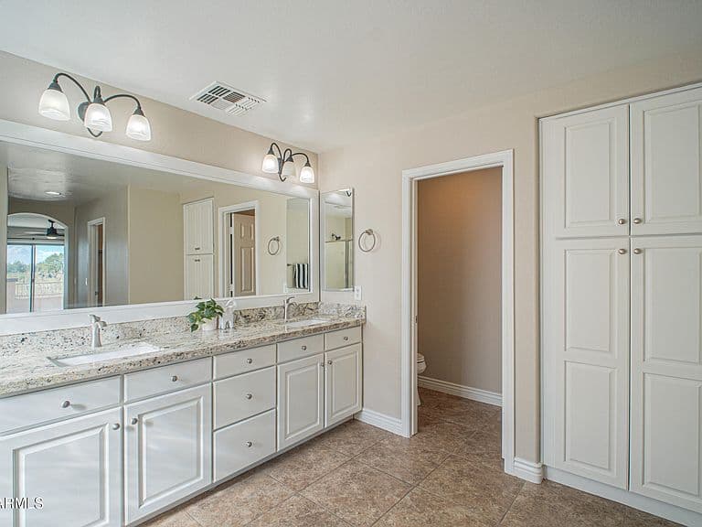 42133 W Arvada Court photo 5