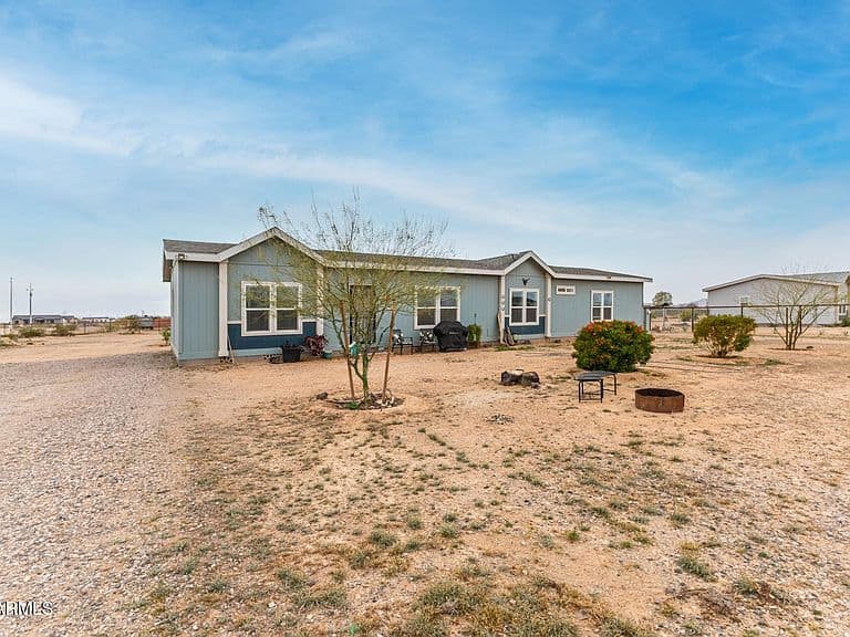 37507 W Pierce St photo 2