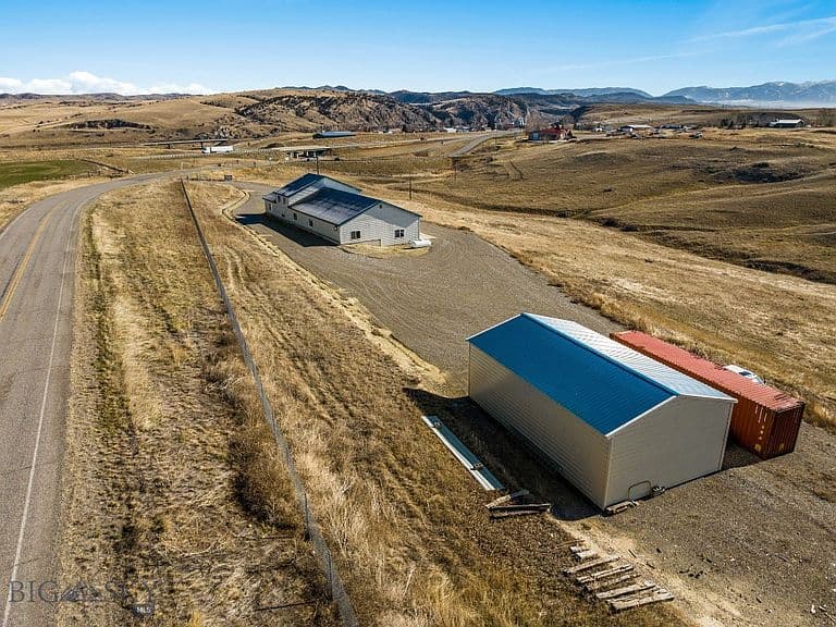 300 Buffalo Jump Rd photo 2