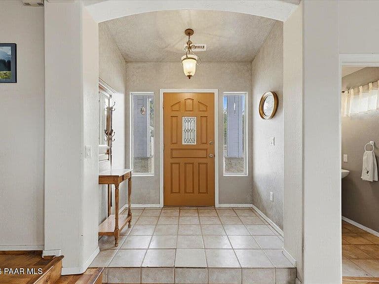 518 Karen Dr photo 3