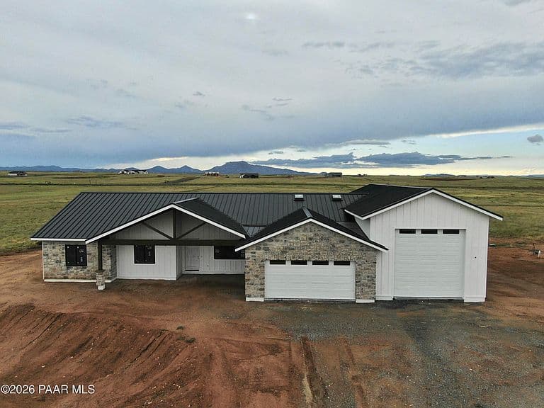 7824 N Copenhagen Ln photo 1