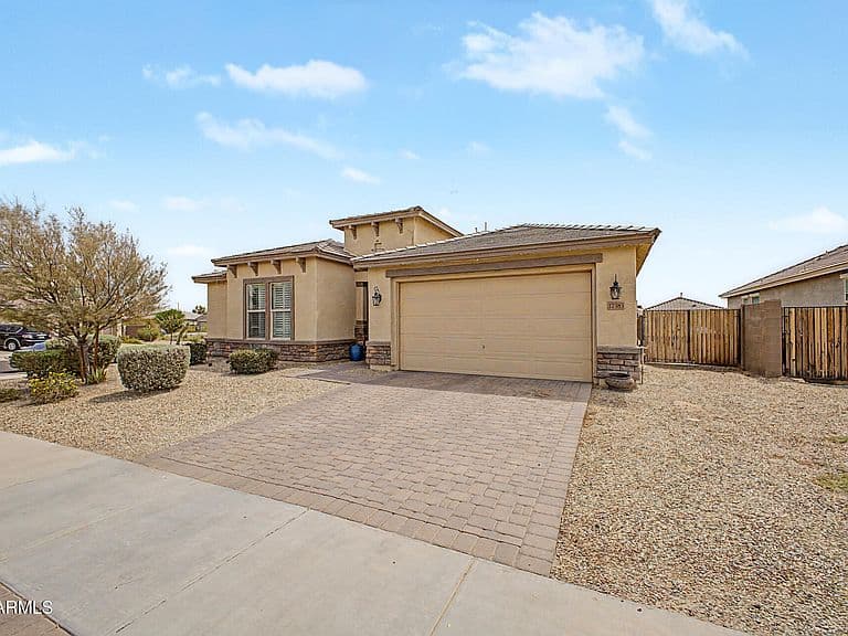 17383 W VICTORY Street photo 3