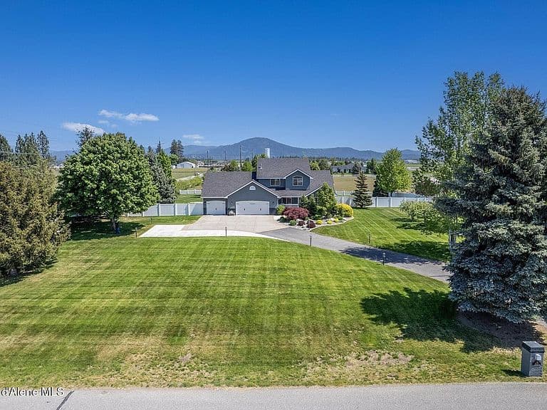 2356 N Reiswig Rd photo 2