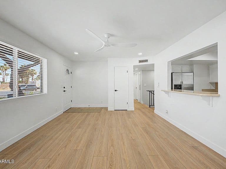 112 N SULLEYS Drive photo 4