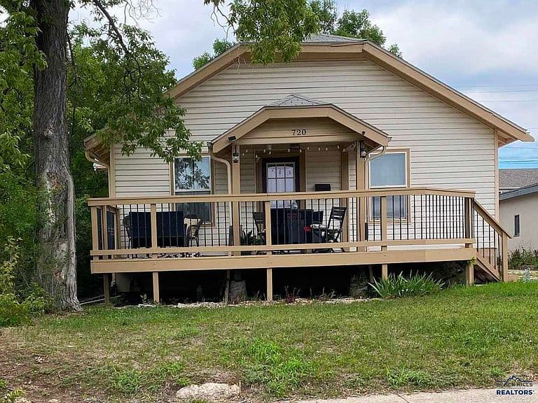 720 Saint Andrew St photo 1