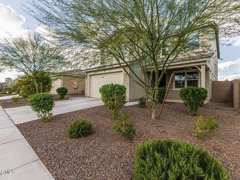 17334 W Pershing St photo 3