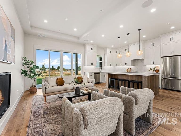 7786 Minam Dr photo 4