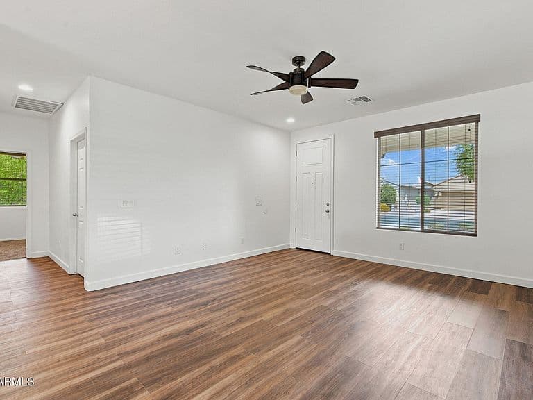 17941 W Tina Lane photo 4