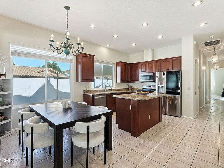 7728 W MAUI Lane photo 3