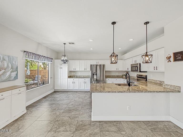 700 W DESERT BASIN Drive photo 2
