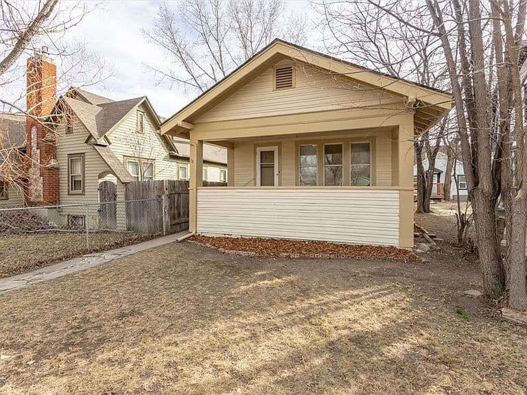 30 Lewis Ave photo 1