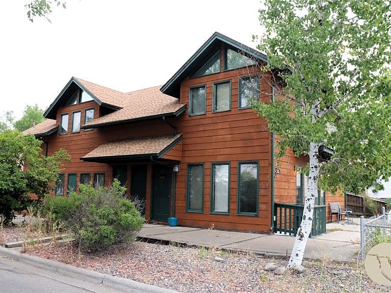 2321 Lewis Ave photo 1