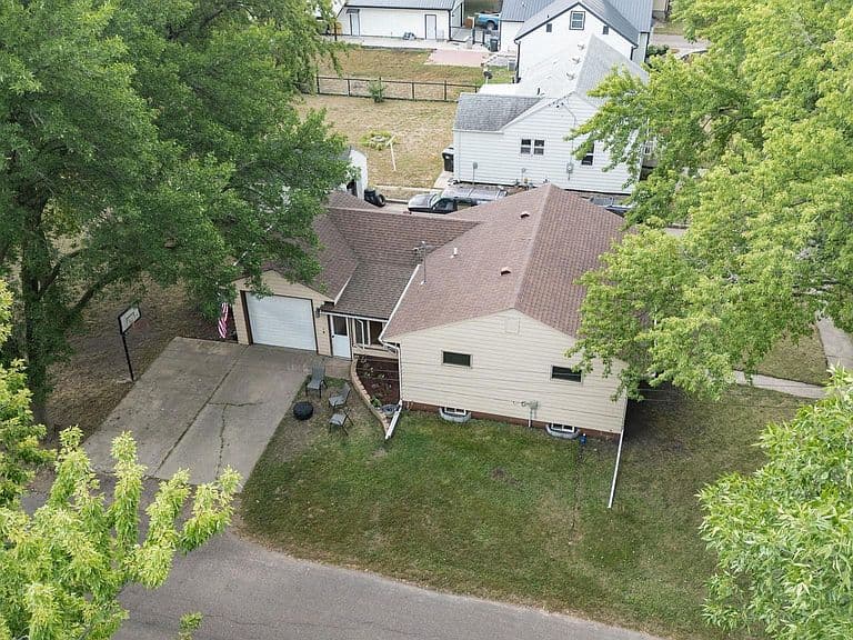 400 S Juniper Ave photo 1