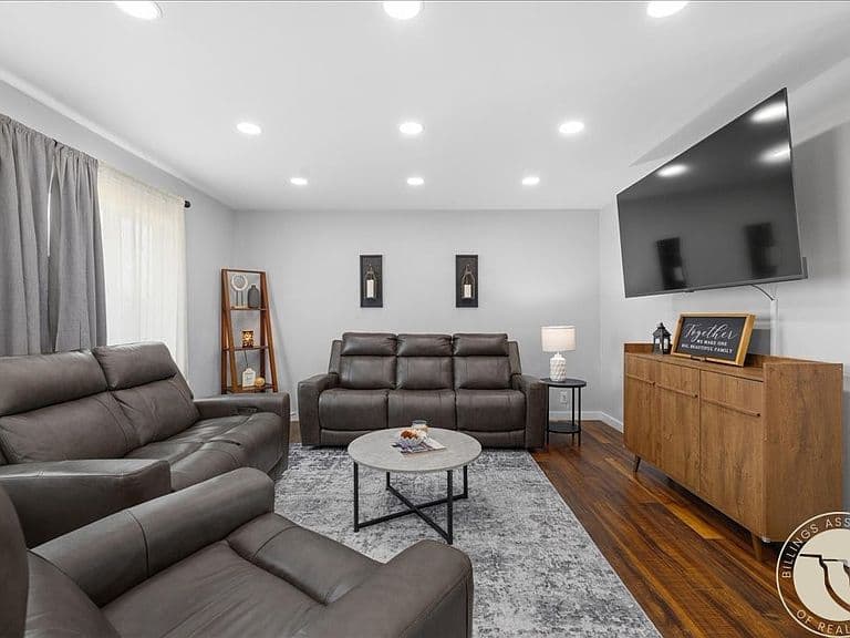 3442 Windmill Cir photo 4